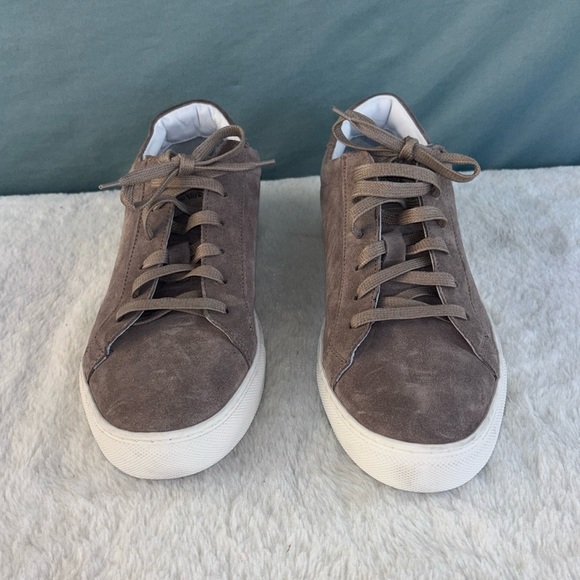 TO BOOT NEW YORK MENS VGUC GRAY SUEDE LOW TOPS SNEAKERS SHOES 9 - Picture 1 of 8